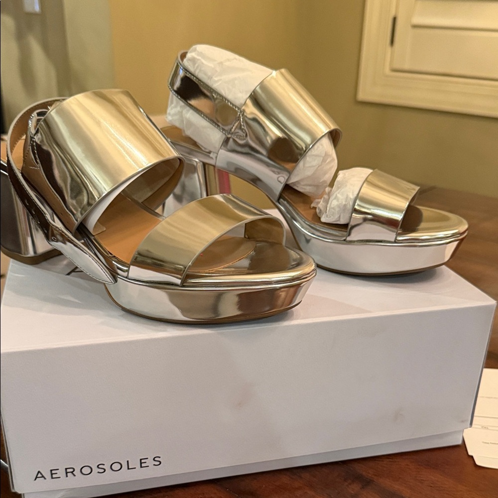 AEROSOLES Metallic Silver Sandals